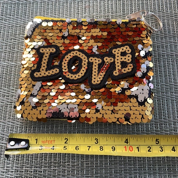 #7L Small Sequined Love Pouch Keychain - Picture 6 of 8